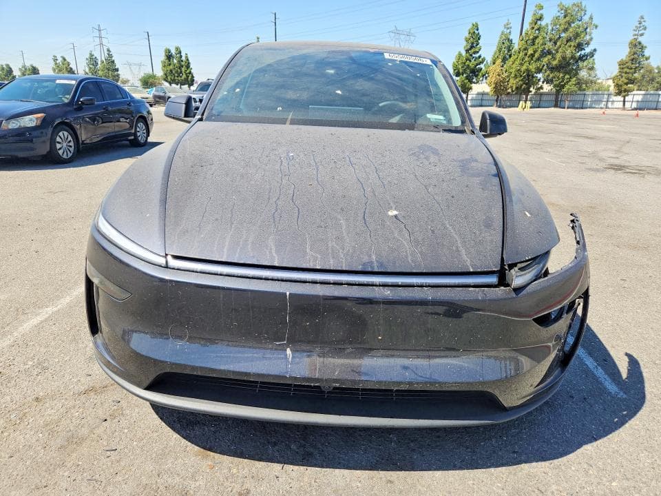 2026 TESLA MODEL Y 5