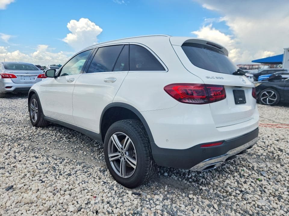 2022 MERCEDES-BENZ GLC 300 2