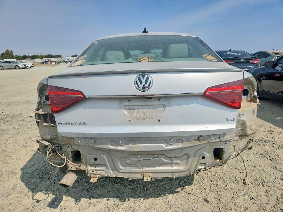 2017 VOLKSWAGEN PASSAT SEL PREMIUM 6