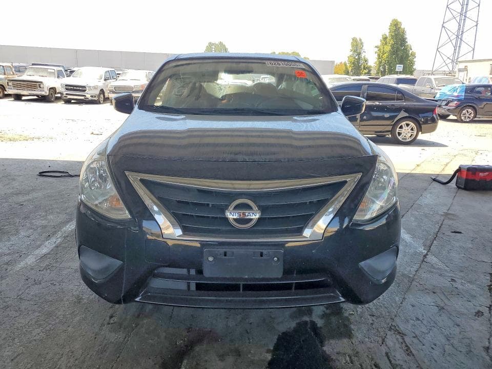 2019 NISSAN VERSA SV 5
