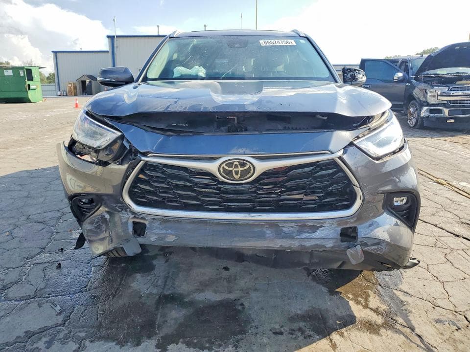 2023 TOYOTA HIGHLANDER XLE 5