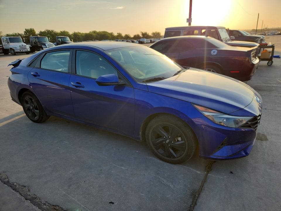 2021 HYUNDAI ELANTRA SEL 4