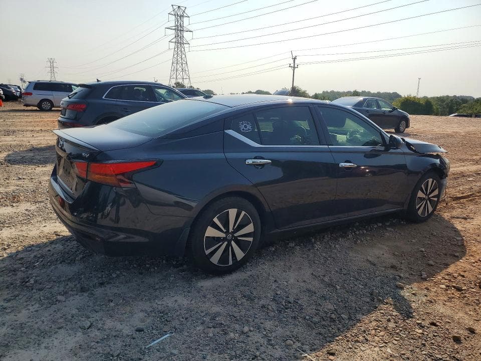 2019 NISSAN ALTIMA SV 3