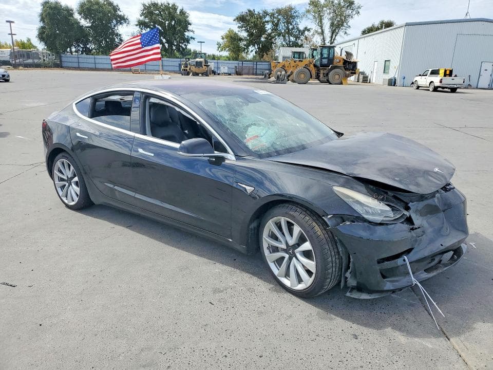 2018 TESLA MODEL 3 4