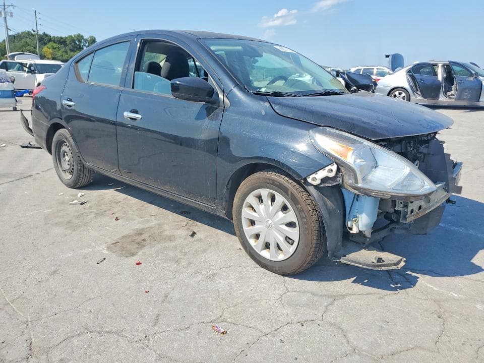 2018 NISSAN VERSA SV 4