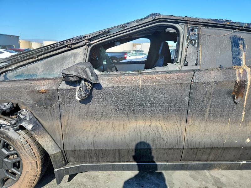 2024 TESLA CYBERTRUCK 7
