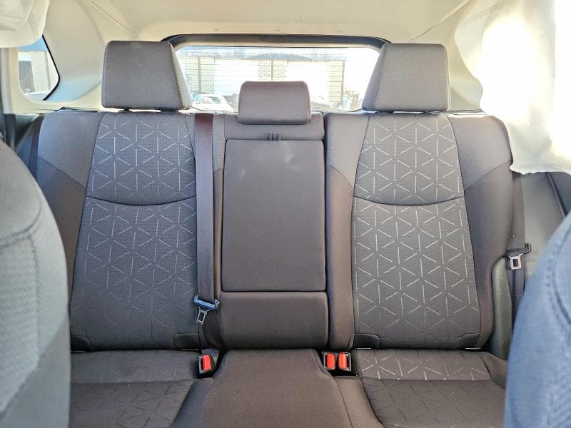 2021 TOYOTA RAV4 XLE 10