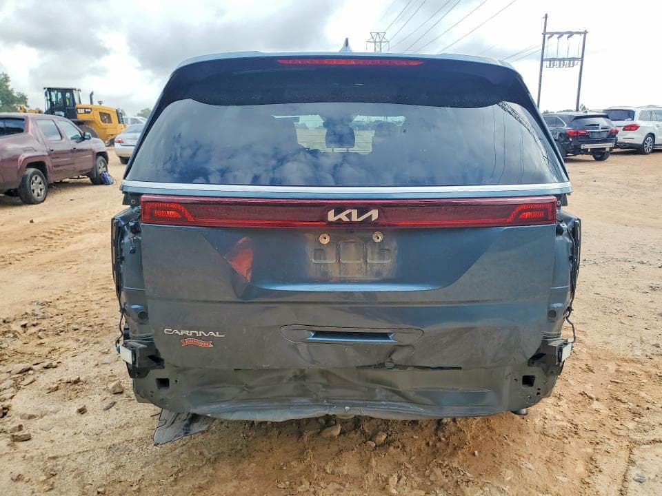 2024 KIA CARNIVAL EX 6