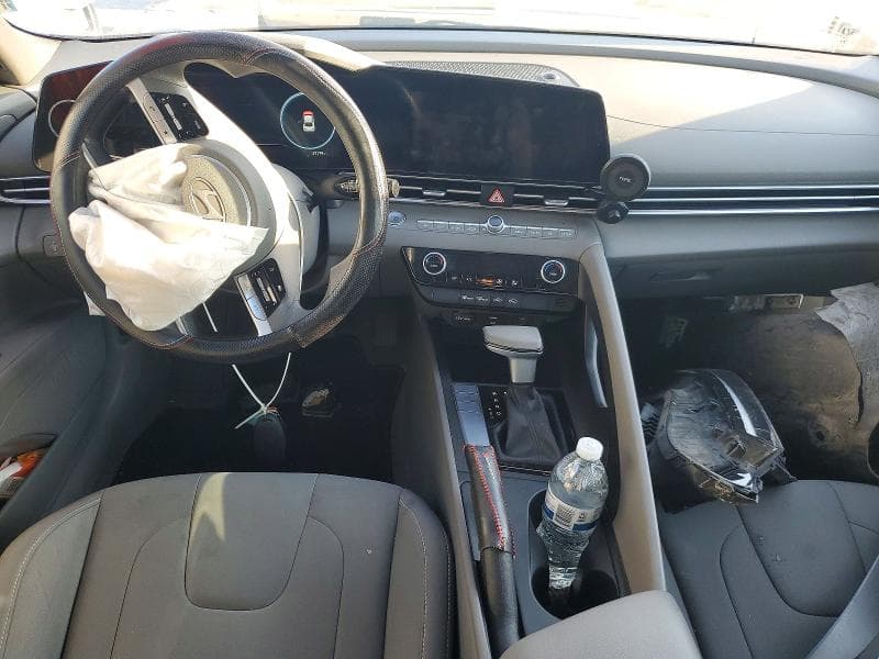 2024 HYUNDAI ELANTRA SEL 8