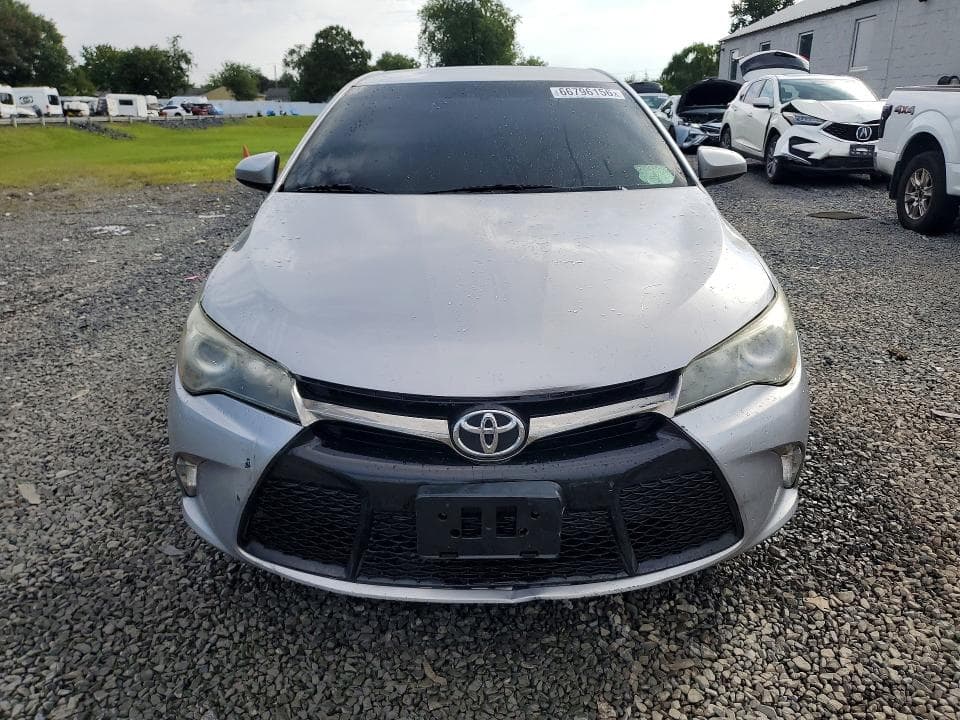 2017 TOYOTA CAMRY SE 5