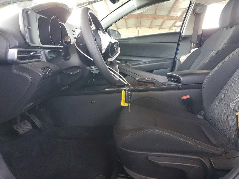 2023 HYUNDAI ELANTRA SE 7