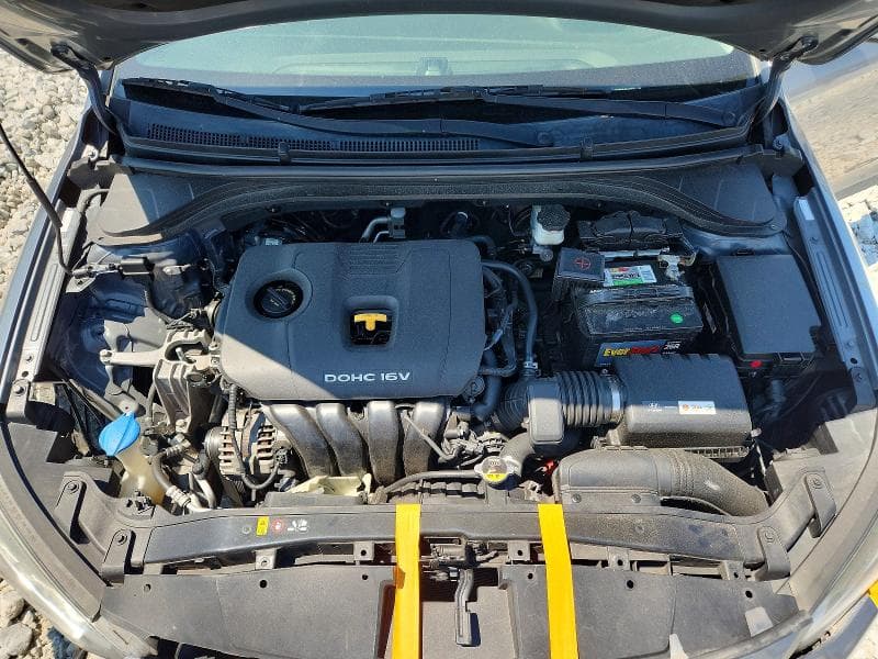 2017 HYUNDAI ELANTRA SE 11