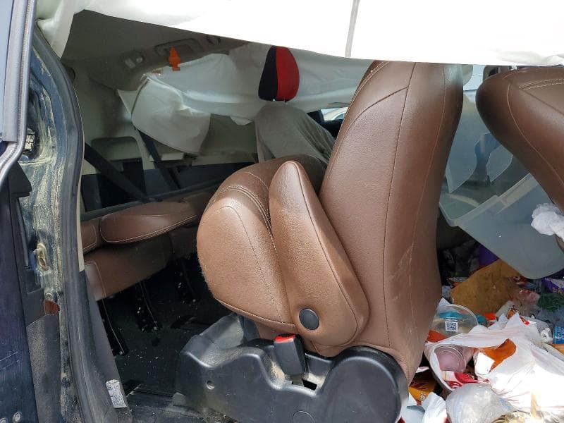 2018 TOYOTA SIENNA LIMITED PREMIUM 7-PASSENGER 11