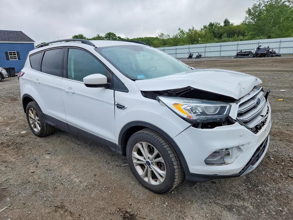 2017 FORD ESCAPE SE 4