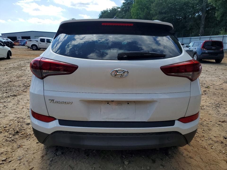 2017 HYUNDAI TUCSON SE 6