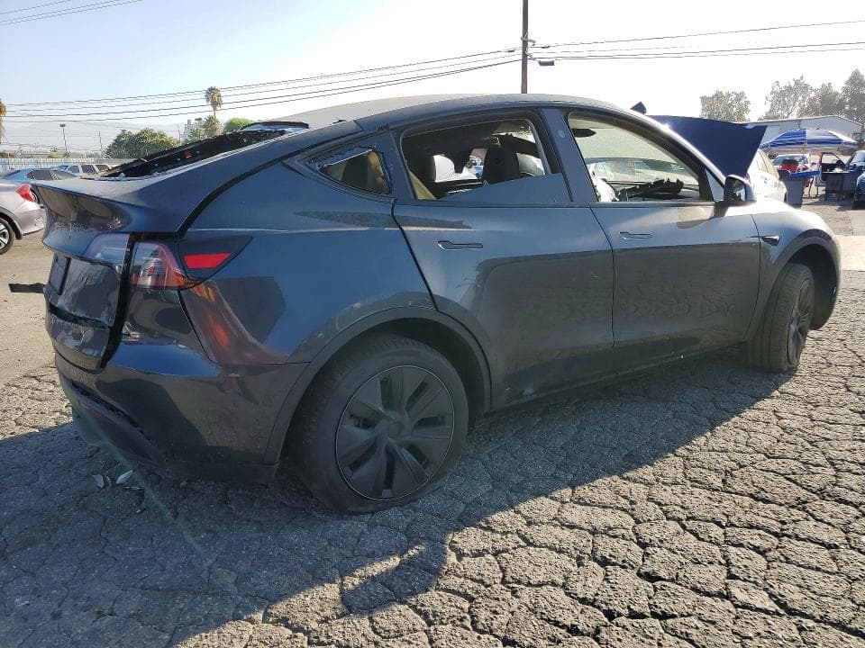 2025 TESLA MODEL Y 3