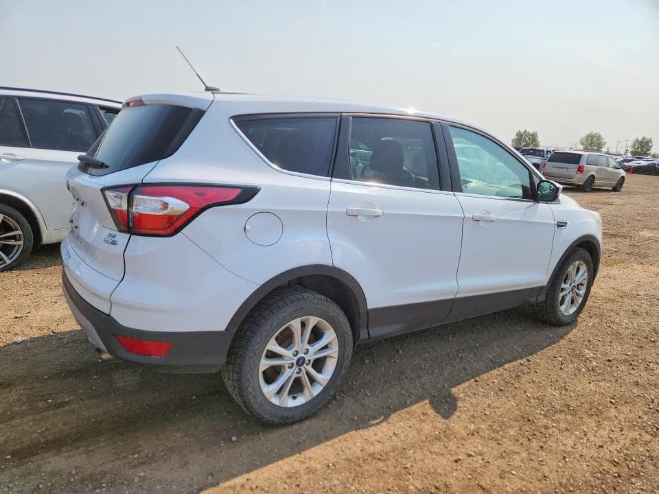 2017 FORD ESCAPE SE 3