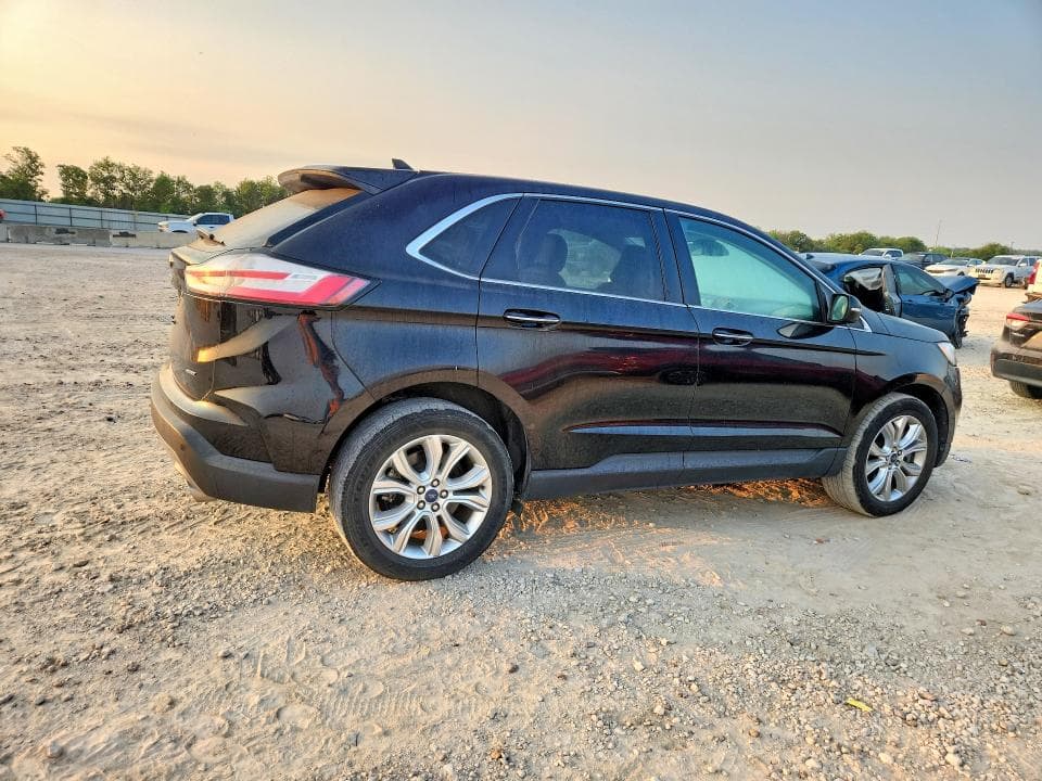 2022 FORD EDGE TITANIUM 3