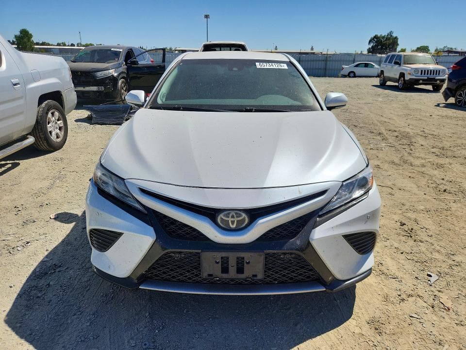 2018 TOYOTA CAMRY XSE 5