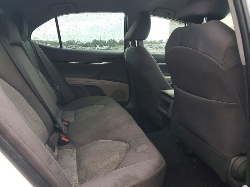 2018 TOYOTA CAMRY LE 10