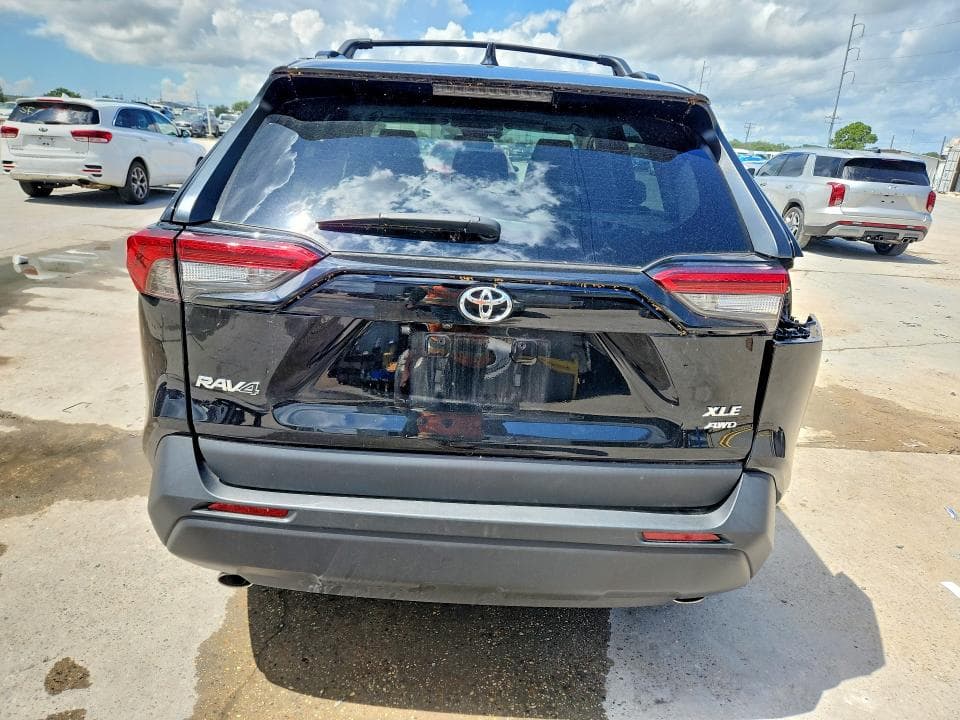 2023 TOYOTA RAV4 XLE 6