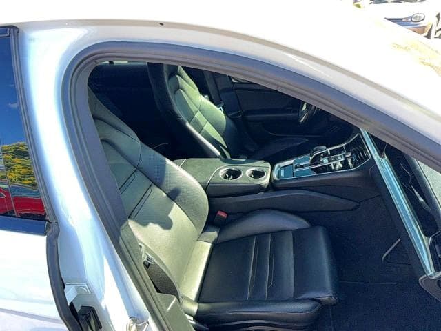2017 PORSCHE PANAMERA 2 5