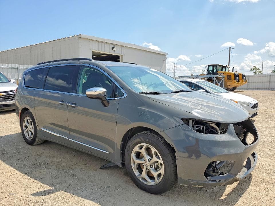 2023 CHRYSLER PACIFICA LIMITED 4