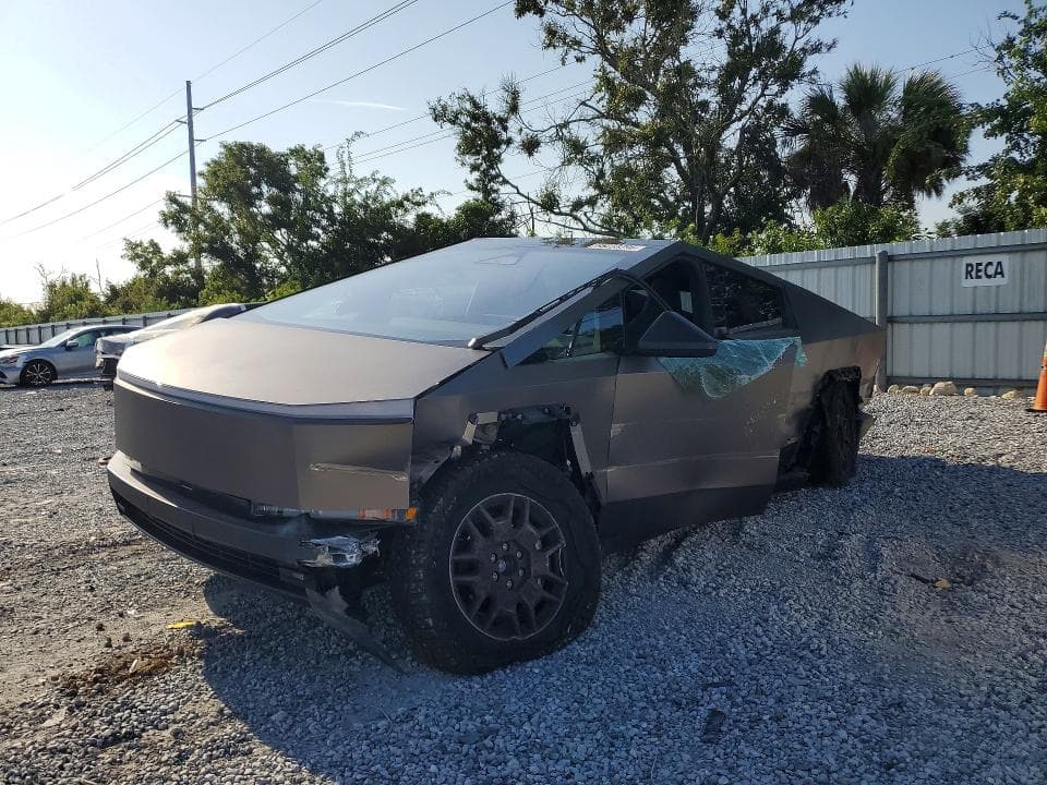 2024 TESLA CYBERTRUCK - 1