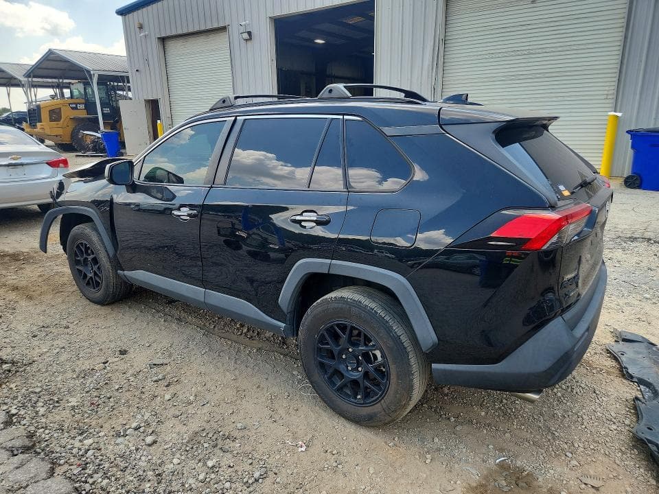 2020 TOYOTA RAV4 LE 2