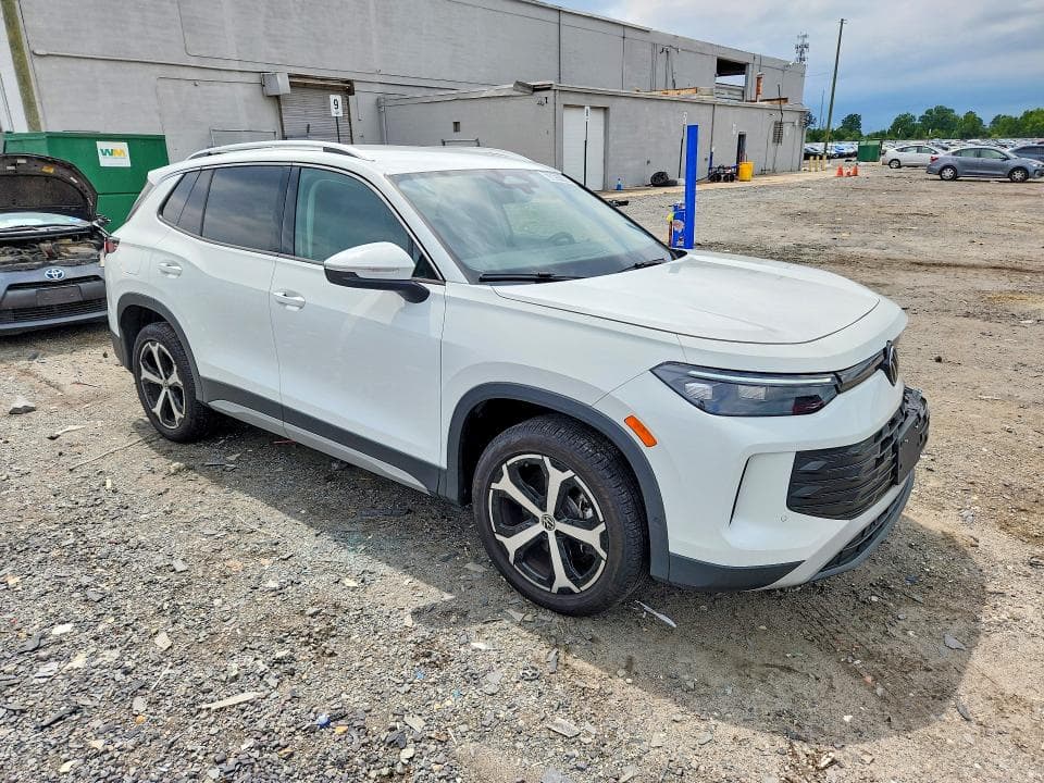 2026 VOLKSWAGEN TIGUAN SE 4