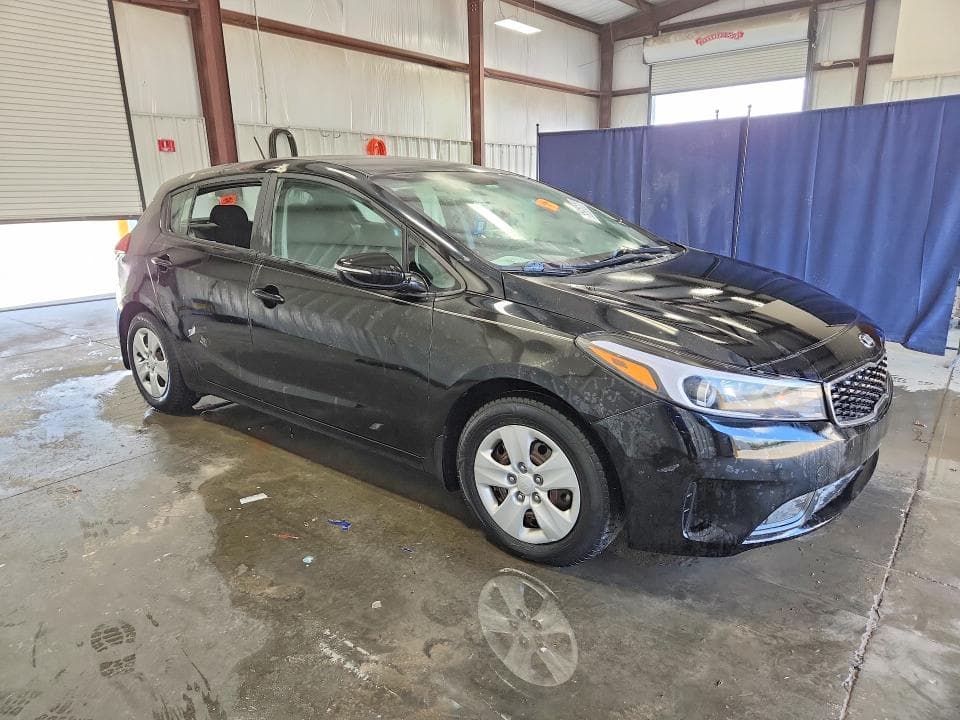 2017 KIA FORTE5 LX 4