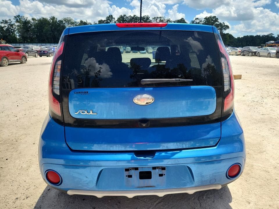 2019 KIA SOUL + 6