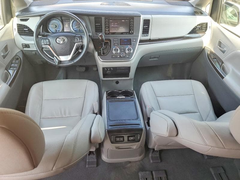 2020 TOYOTA SIENNA XLE 8-PASSENGER 8