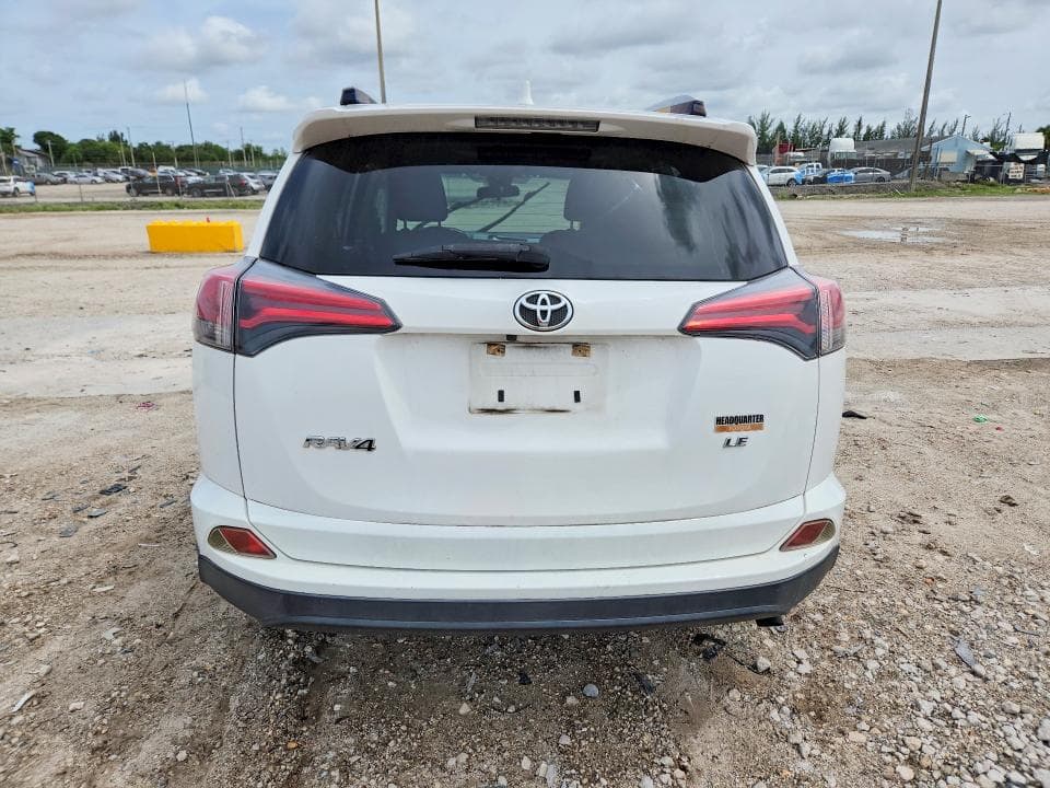 2018 TOYOTA RAV4 LE 6