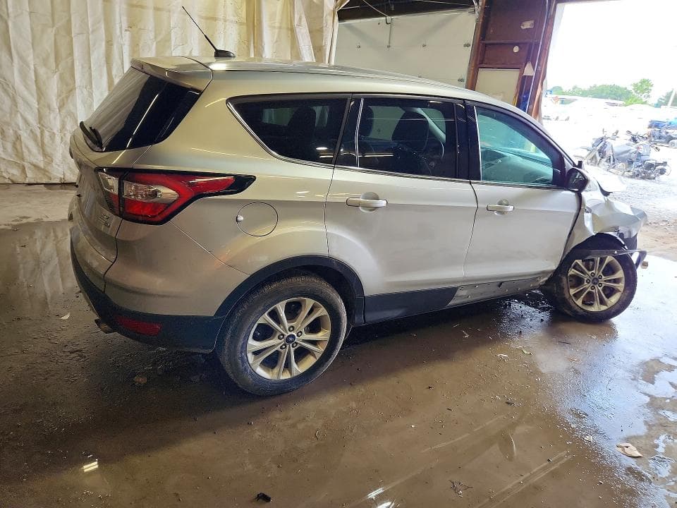 2017 FORD ESCAPE SE 3