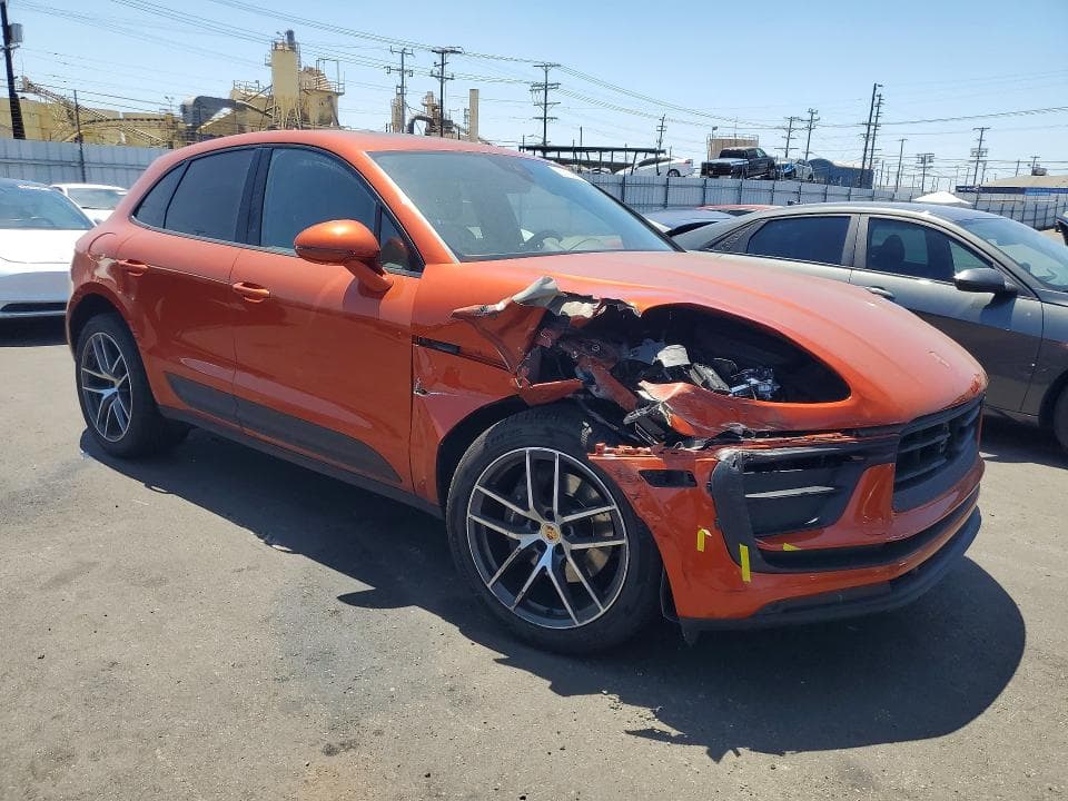 2023 PORSCHE MACAN BASE 4