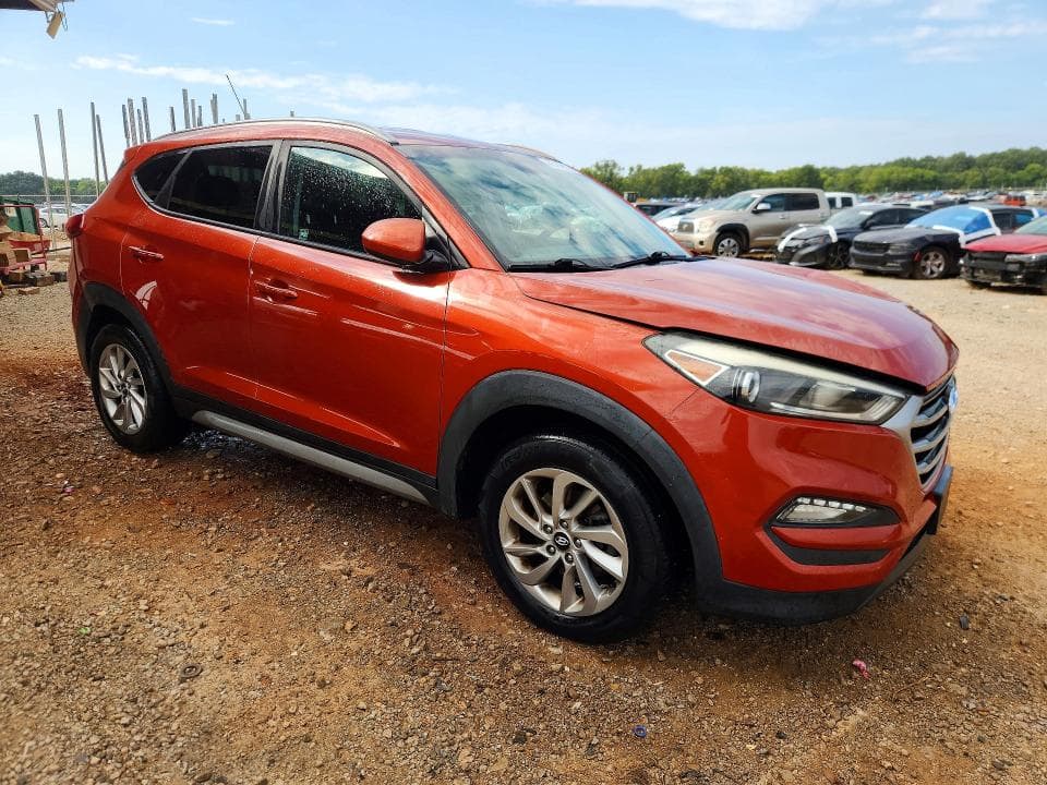 2017 HYUNDAI TUCSON SE 4