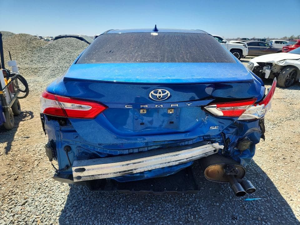 2020 TOYOTA CAMRY SE 6