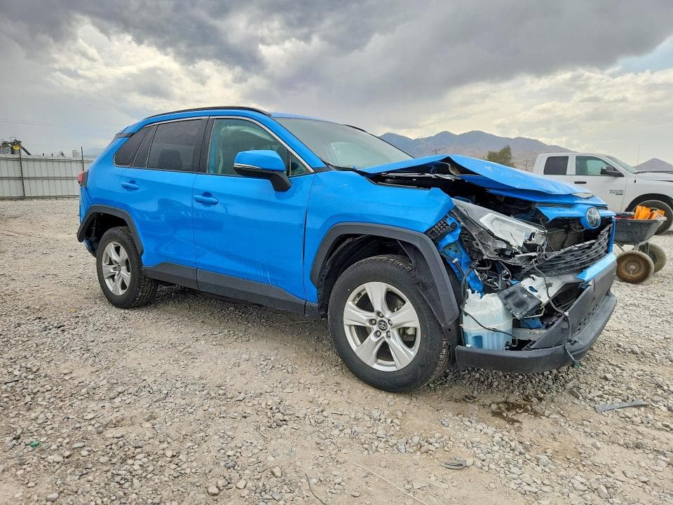 2021 TOYOTA RAV4 XLE 4