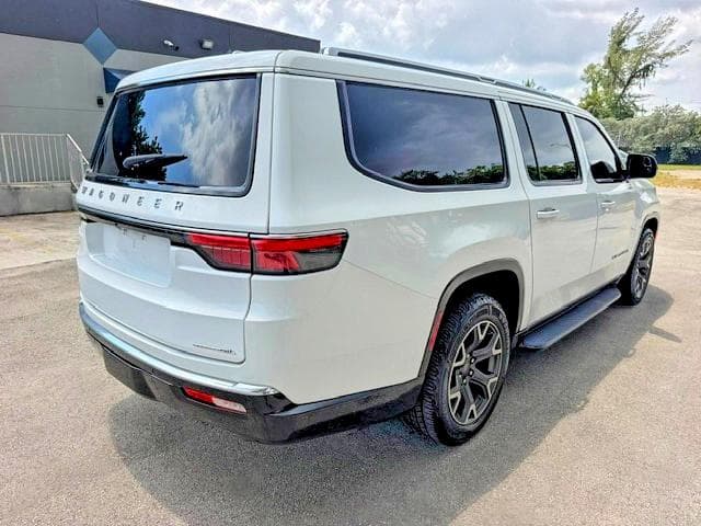 2023 JEEP WAGONEER L SERIES III 3
