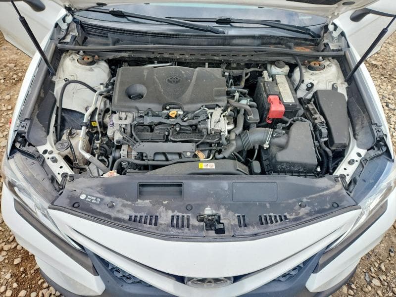 2020 TOYOTA CAMRY SE 11