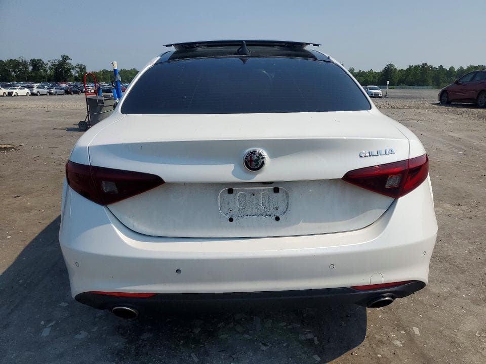 2018 ALFA ROMEO GIULIA TI 6