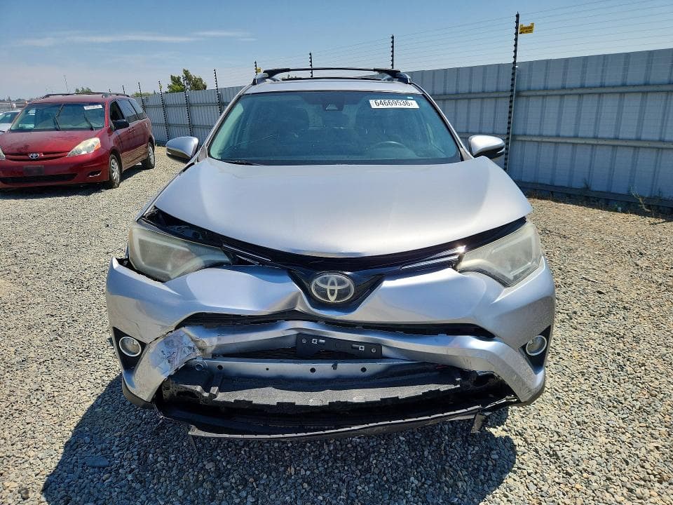 2017 TOYOTA RAV4 XLE 5