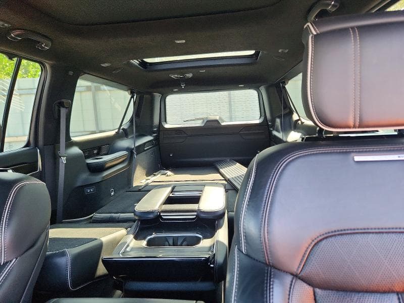 2024 JEEP GRAND WAGONEER L SERIES II 10