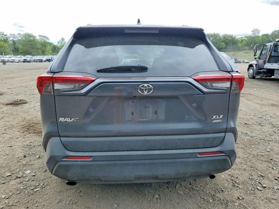 2020 TOYOTA RAV4 XLE 6