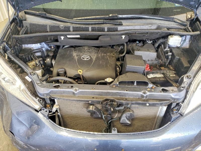 2017 TOYOTA SIENNA XLE 7-PASSENGER 12