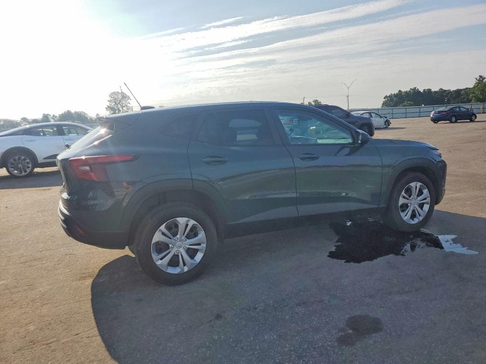 2025 CHEVROLET TRAX LS 3