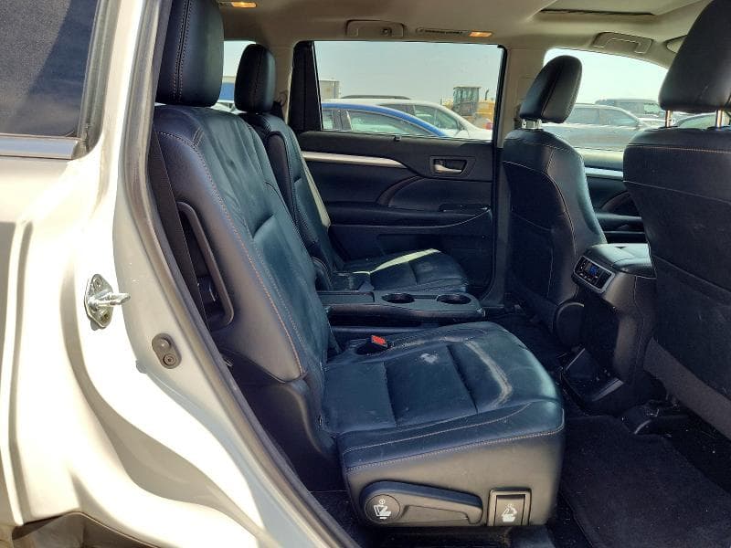 2017 TOYOTA HIGHLANDER XLE 11