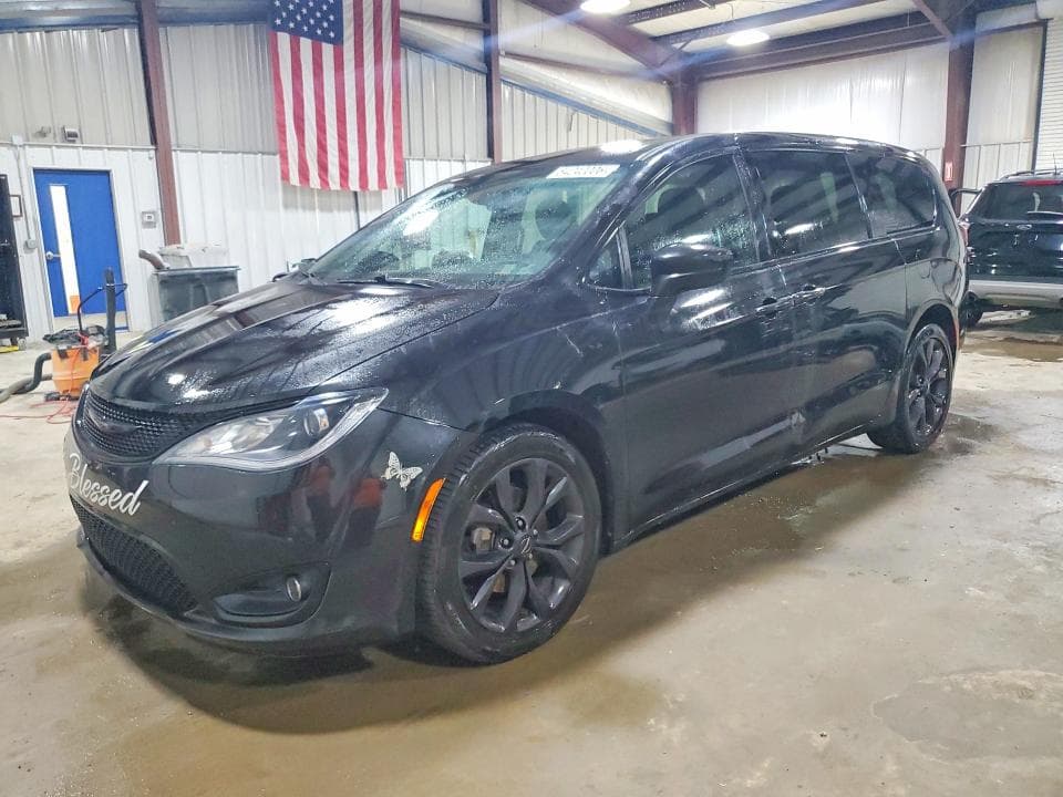 2020 CHRYSLER PACIFICA TOURING - 1