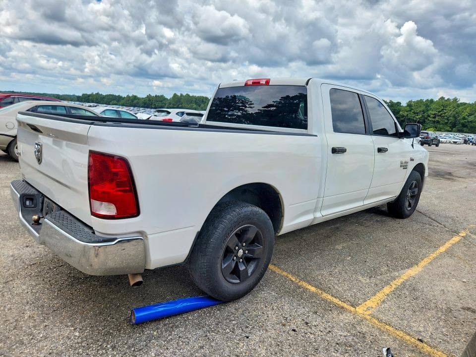 2021 RAM 1500 CLASSIC SLT 3